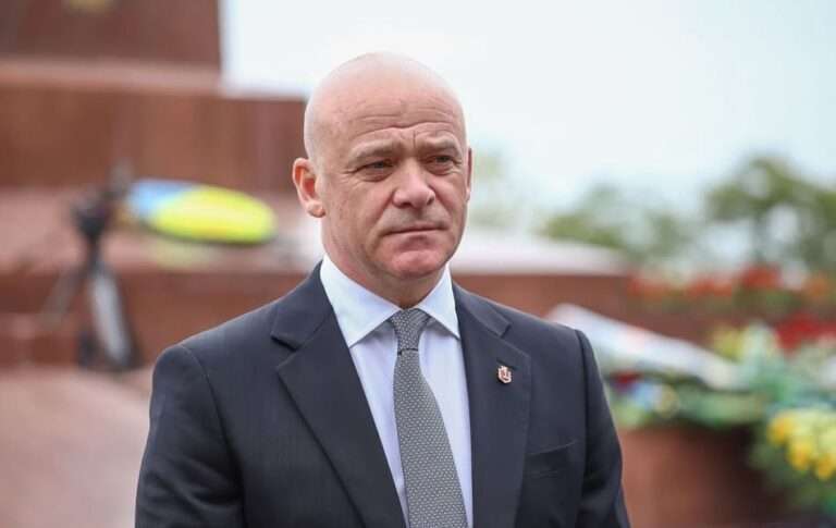Владимир Зеленский лишил мэра Одессы украинского гражданства